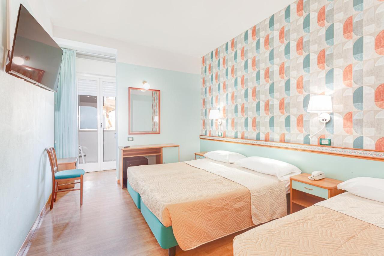 Hotel Fantini Gatteo a Mare Bagian luar foto