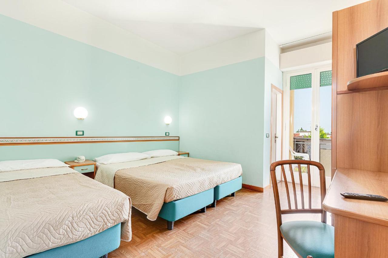 Hotel Fantini Gatteo a Mare Bagian luar foto